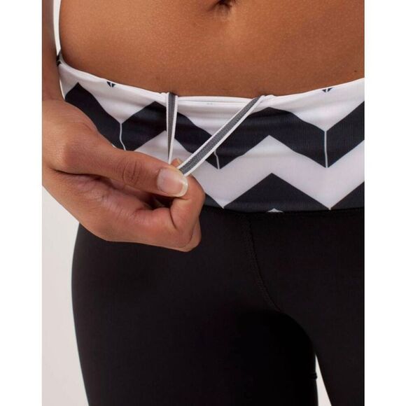 LULULEMON ATHLETICA Run For Your Life Crop Size 10 - Picture 3 of 10